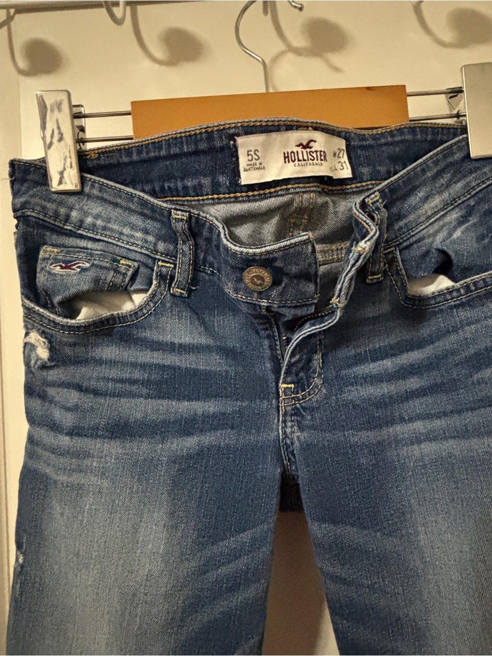 Hollister Low Rise Jeans (W27)